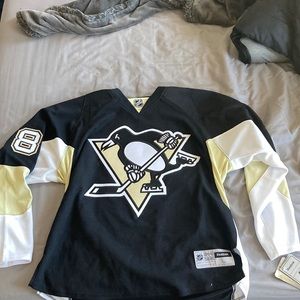NEW SIGNED BY JAMES NEAL Large penguins jersey *still has tags*